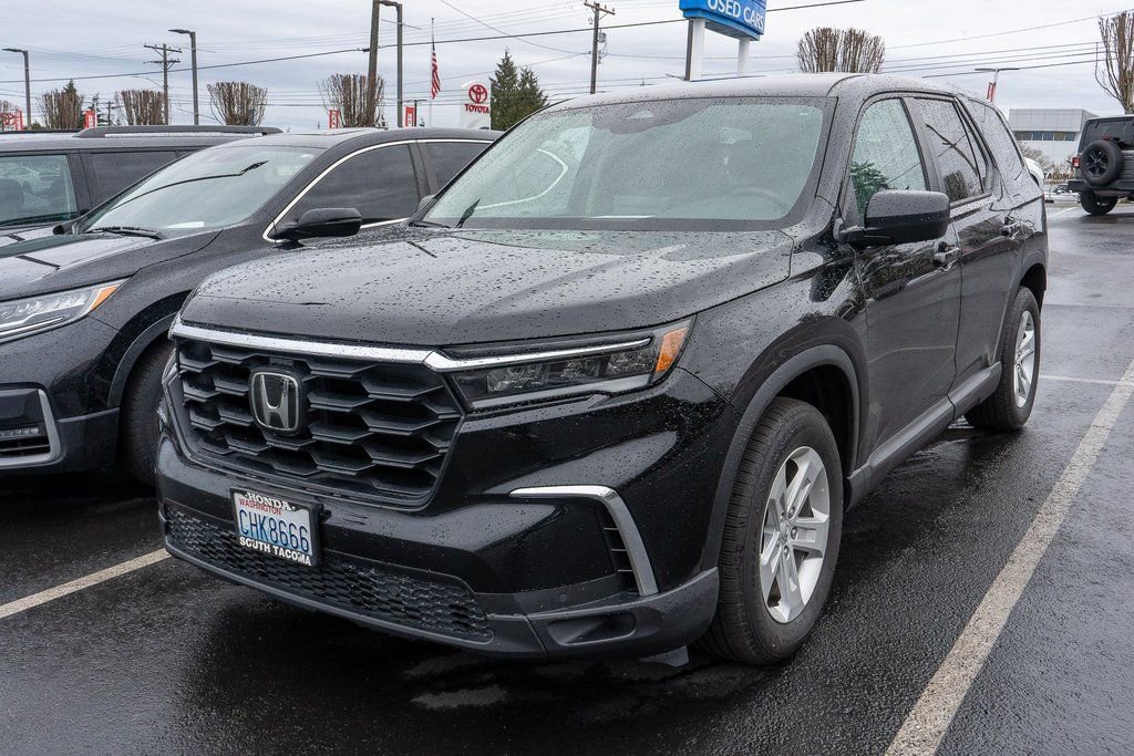 Used 2023 Honda Pilot LX image 3