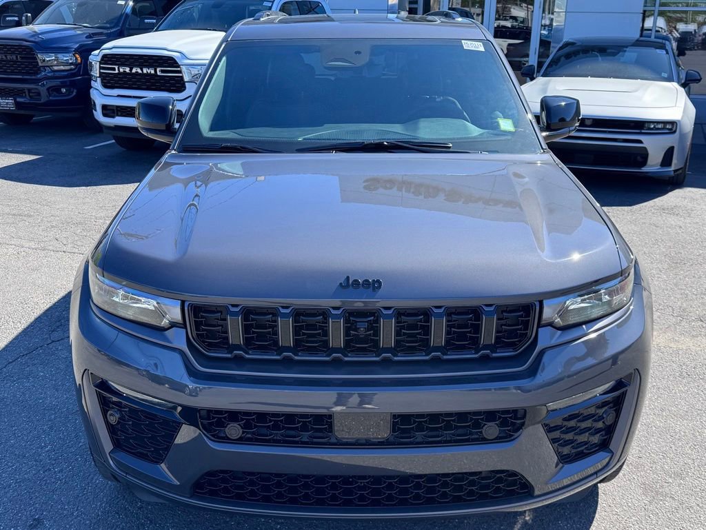 New 2026 Jeep Grand Cherokee Limited AWD/4WD image 2