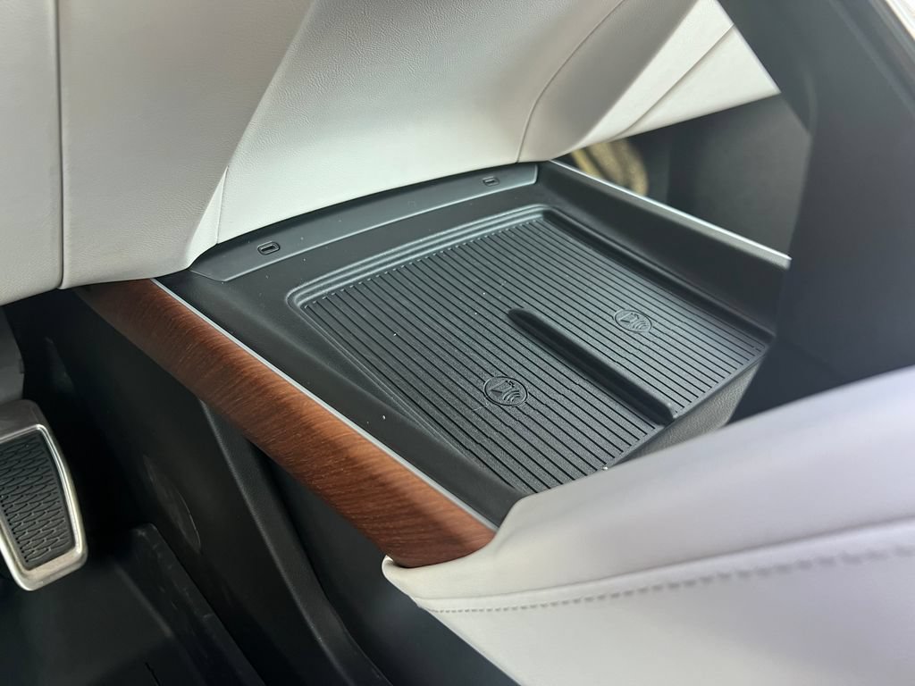 Certified 2026 Cadillac Vistiq Sport w/ LPO, Floor Liner Package AWD/4WD image 35