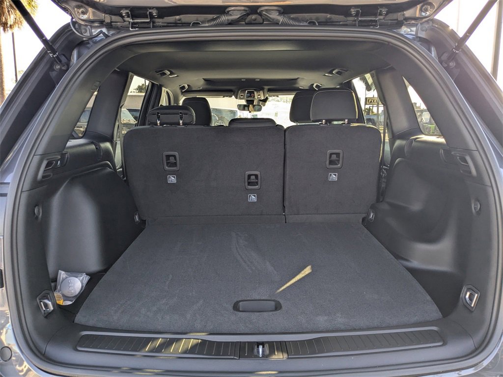 New 2025 Jeep Grand Cherokee Laredo X w/ Trailer Tow Package image 13