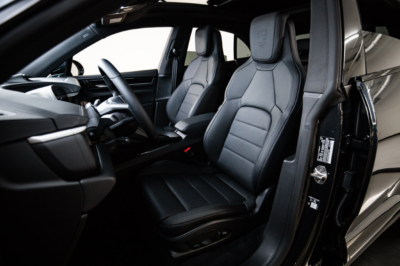 New 2026 Porsche Macan 4 Electric AWD/4WD image 5