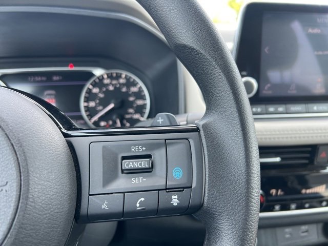 Used 2023 Nissan Rogue SV image 34