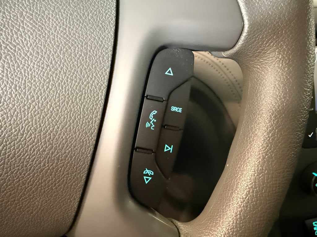 Used 2015 Chevrolet Traverse LS FWD image 22