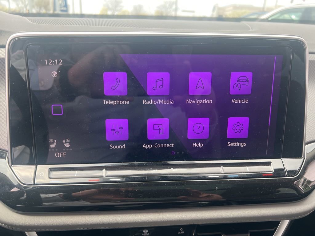 Used 2025 Volkswagen Atlas Peak Edition SE image 30