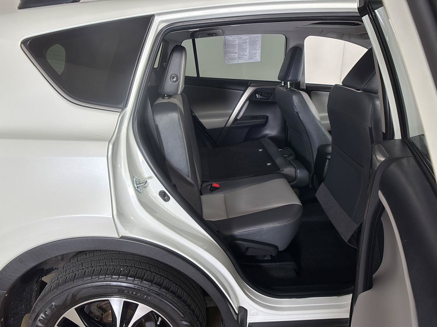 Used 2015 Toyota RAV4 Limited AWD/4WD image 17