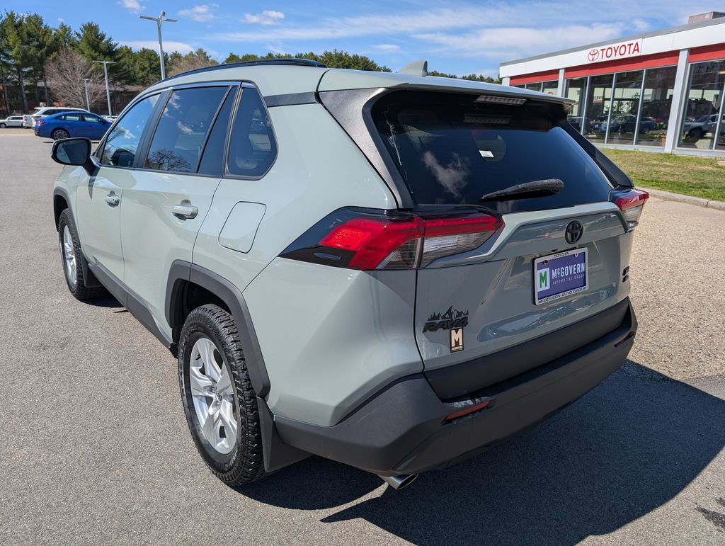 Used 2021 Toyota RAV4 XLE w/ Convenience Package AWD/4WD image 3