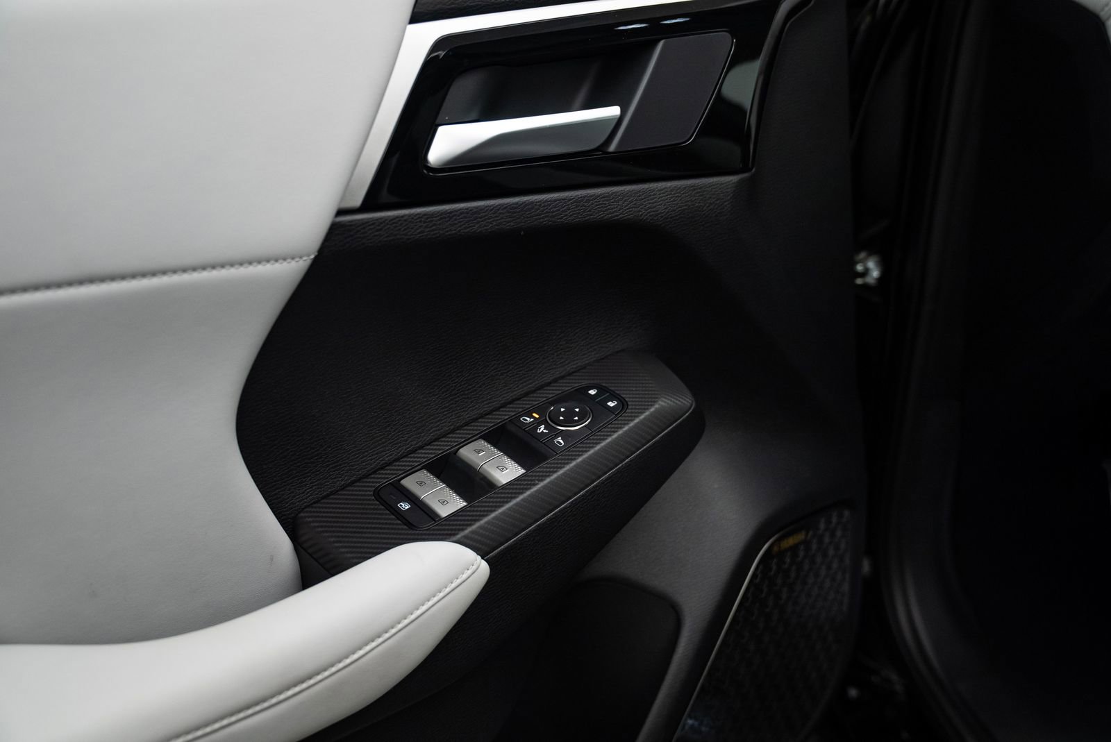 New 2026 Mitsubishi Outlander SE image 18