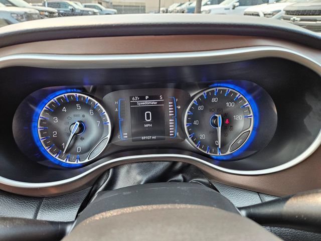 Used 2023 Chrysler Voyager LX FWD image 27