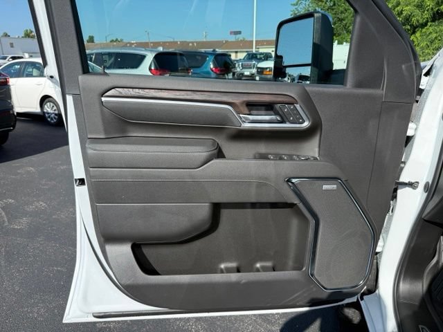 New 2026 GMC Sierra 2500 SLT w/ SLT Convenience Package AWD/4WD image 9