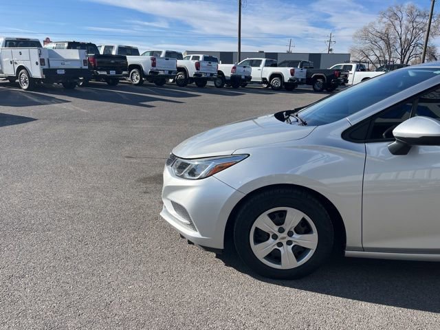 Used 2018 Chevrolet Cruze LS image 4