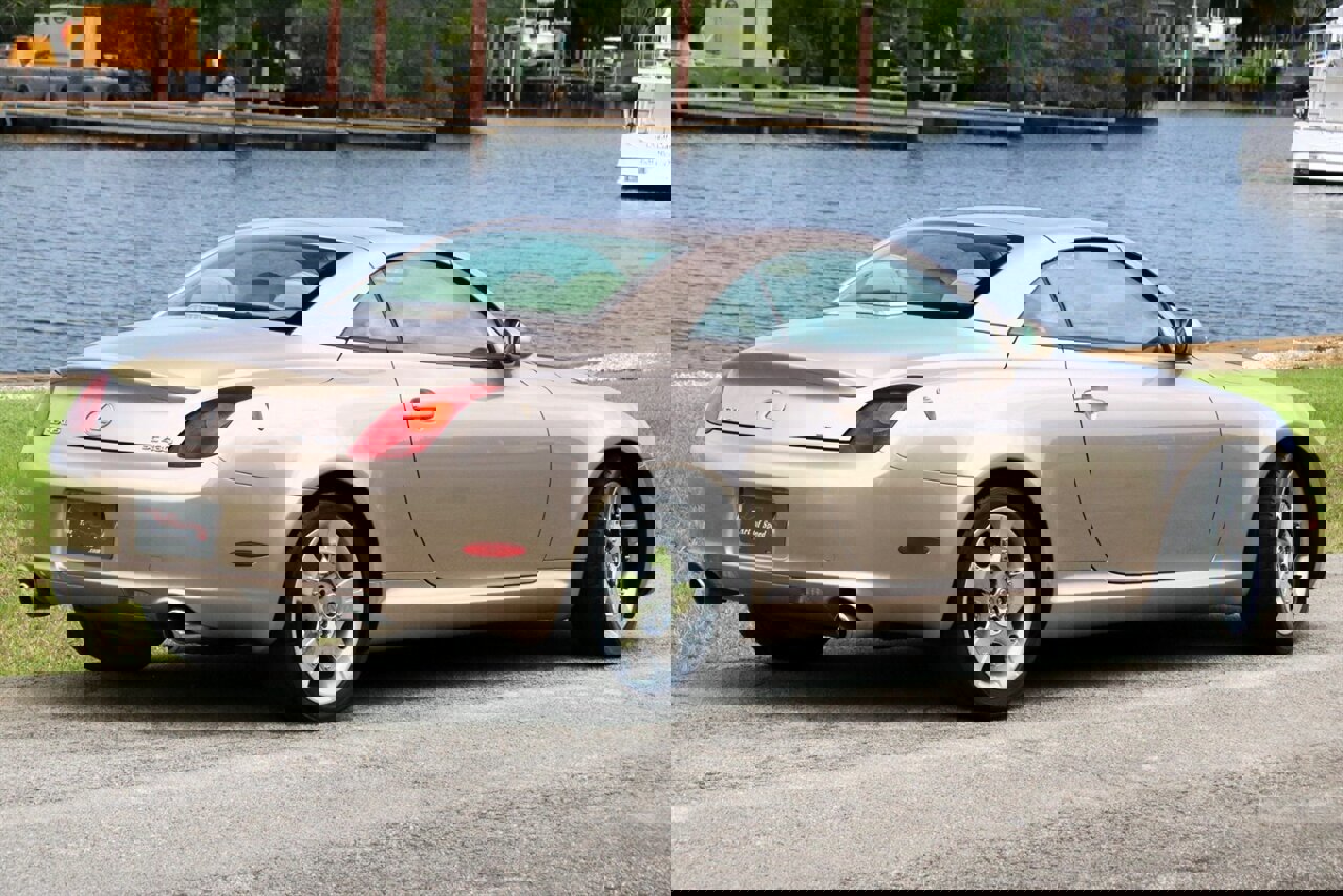 Used 2004 Lexus SC 430 Convertible image 2
