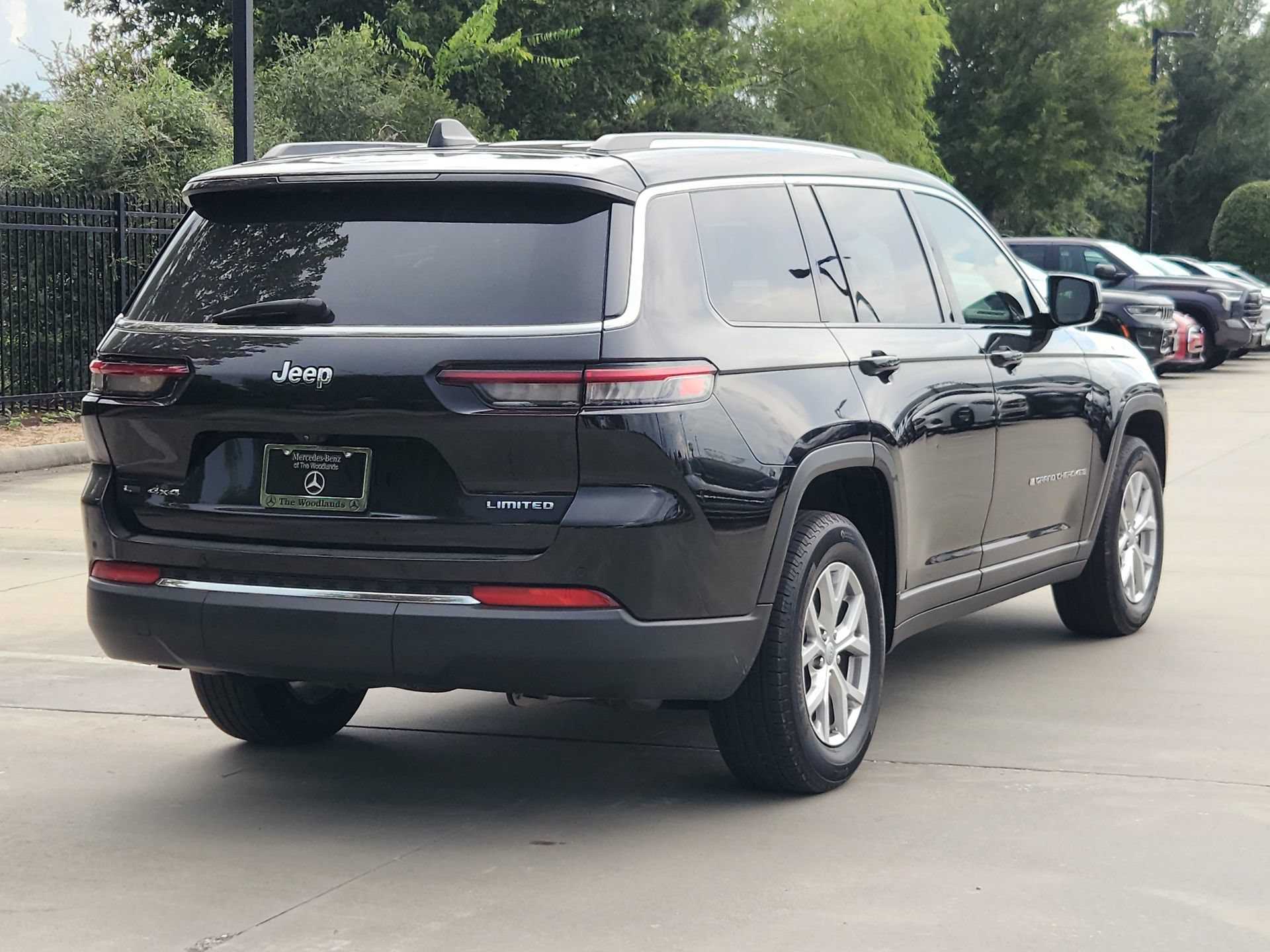 Used 2021 Jeep Grand Cherokee L Limited AWD/4WD image 7