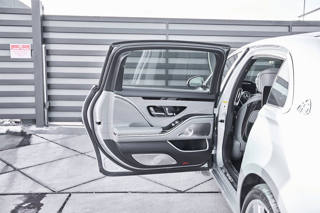 Used 2021 Mercedes-Benz Maybach S 580 4MATIC image 24