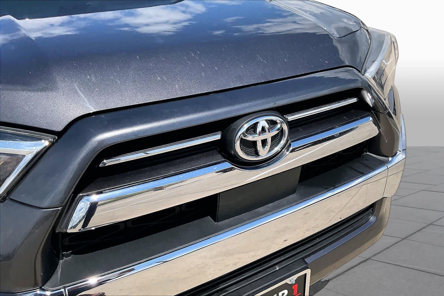 Used 2021 Toyota 4Runner Limited AWD/4WD image 57