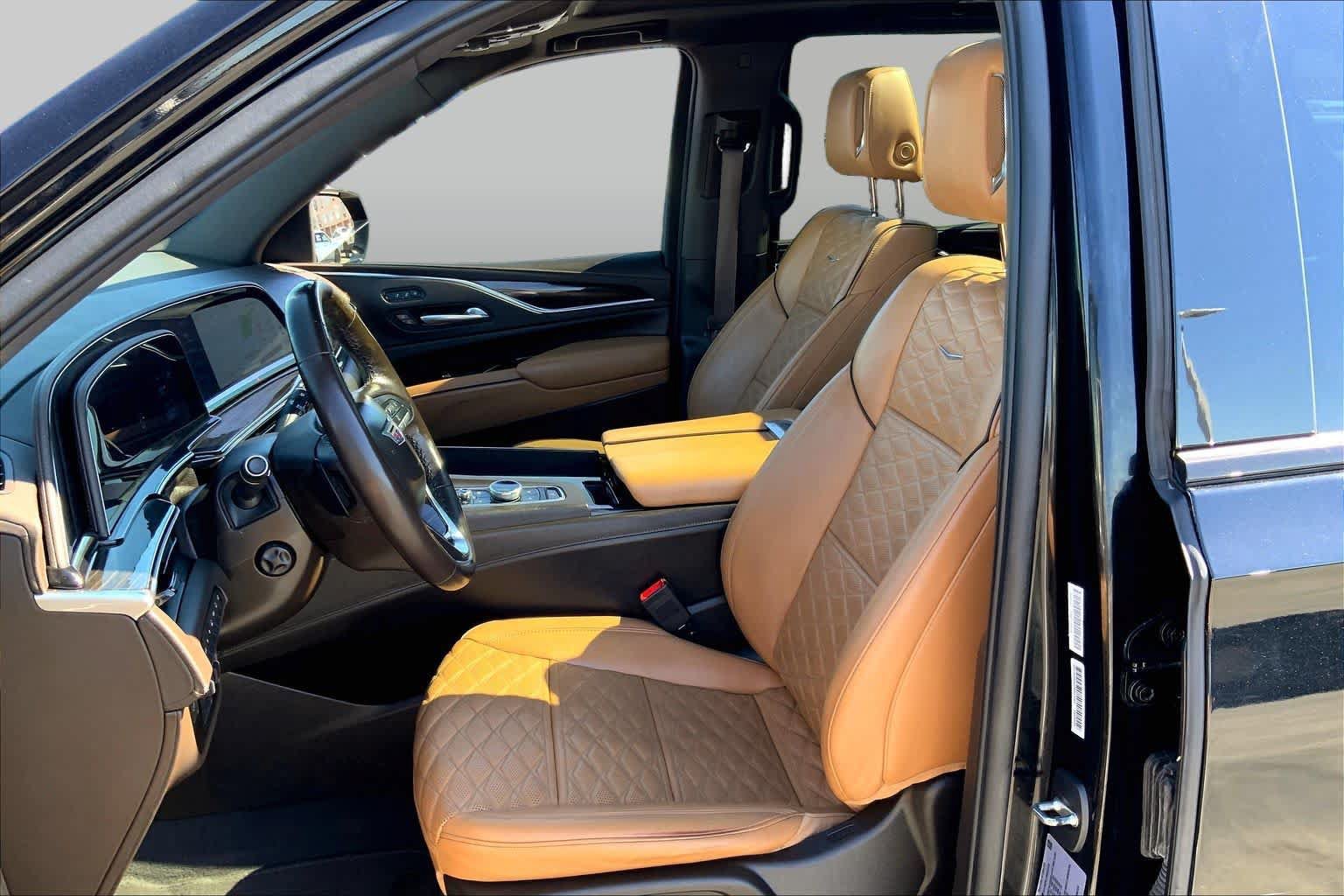 Used 2022 Cadillac Escalade Sport w/ Touring Package AWD/4WD image 8
