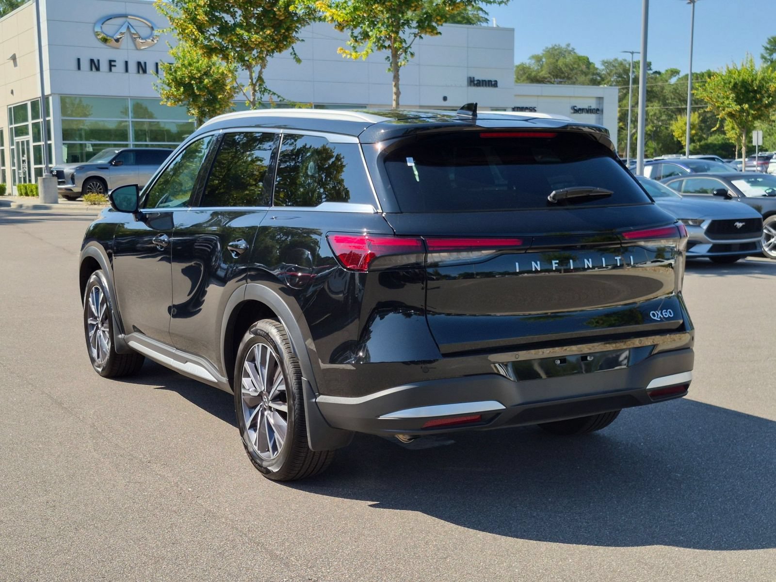 Used 2026 INFINITI QX60 Luxe w/ Cargo Package FWD image 5