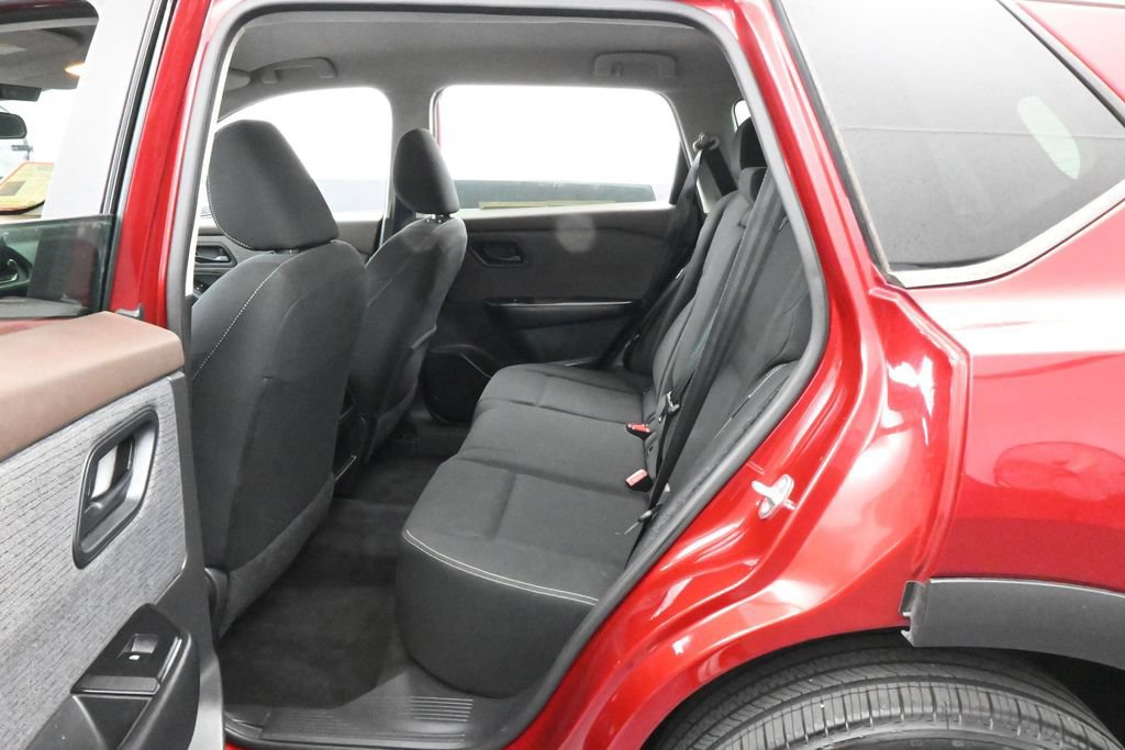 Used 2023 Nissan Rogue S FWD image 29