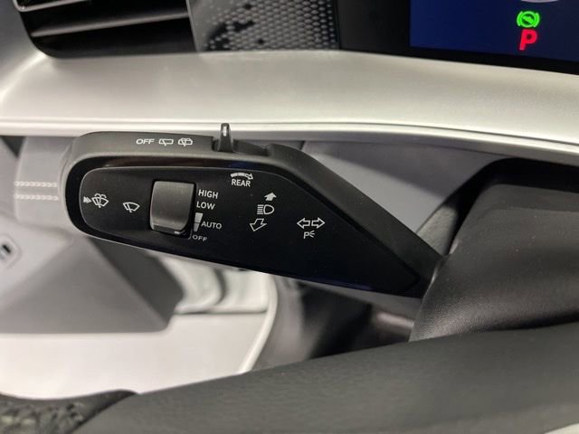 New 2025 Volkswagen Tiguan SE R-Line image 19