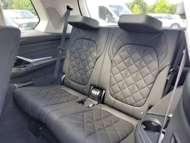 Used 2024 BMW X7 xDrive40i w/ Premium Package AWD/4WD image 37