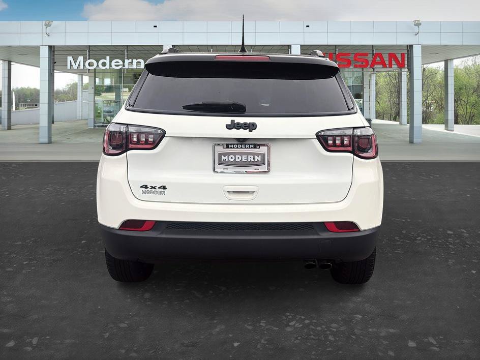Used 2021 Jeep Compass Latitude w/ Sun and Sound Group AWD/4WD image 4