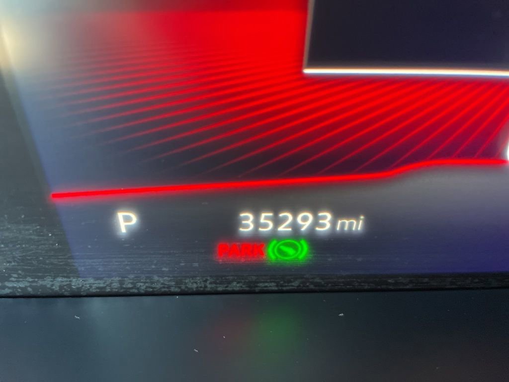 Used 2022 Volkswagen Tiguan SE R-Line image 17