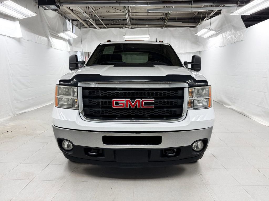 Used 2011 GMC Sierra 3500 SLE w/ SLE Preferred Package image 2