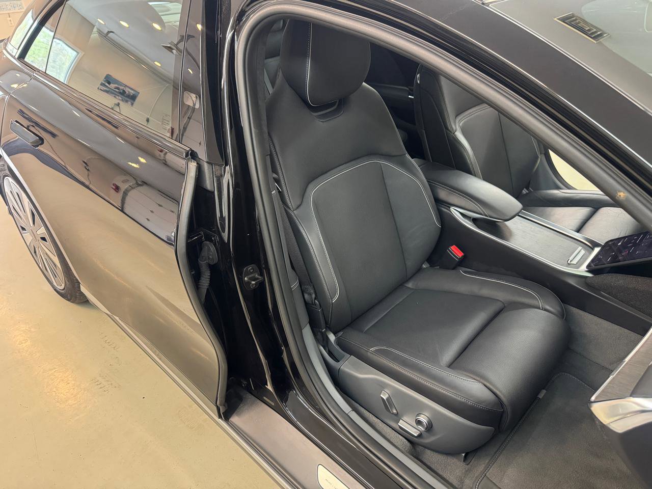 Used 2023 Lucid Air Touring AWD/4WD image 8