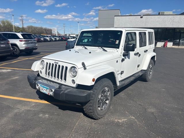 Used 2017 Jeep Wrangler Unlimited Sahara w/ Connectivity Group AWD/4WD image 4