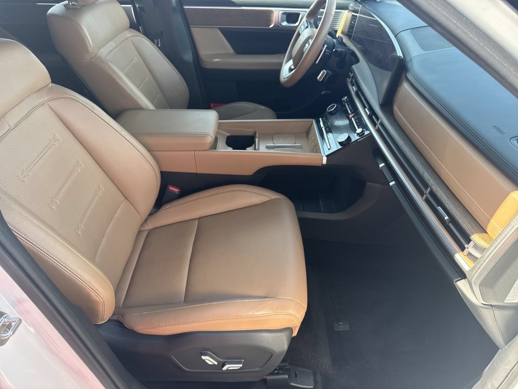 Used 2024 Hyundai Santa Fe Limited AWD/4WD image 13