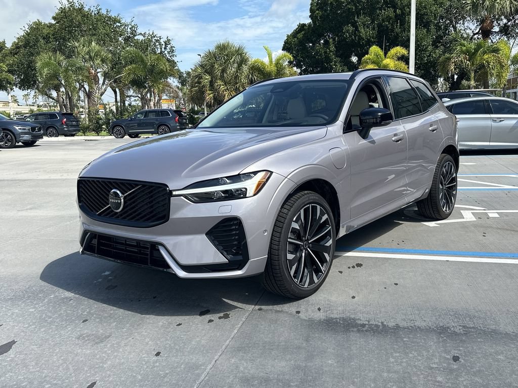 New 2026 Volvo XC60 T8 Ultra w/ Protection Package Premier AWD/4WD image 3