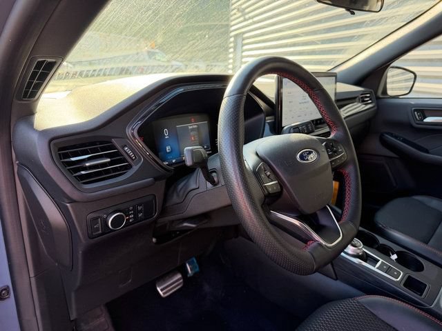 Used 2024 Ford Escape ST-Line w/ Tech Pack #1 AWD/4WD image 15