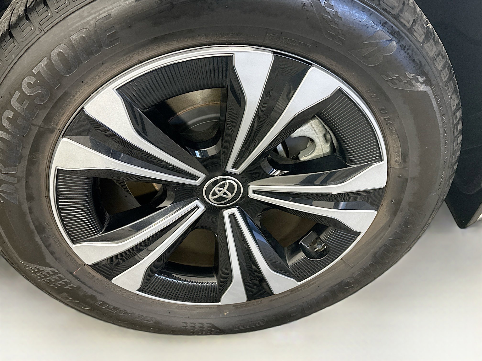 Used 2024 Toyota bZ4X XLE w/ Weather Package image 11