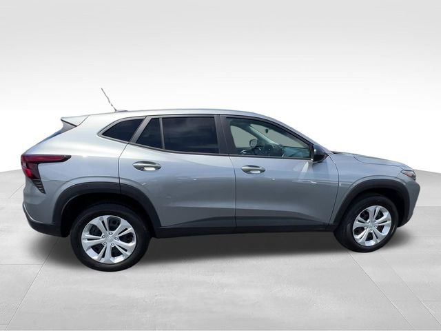 Used 2026 Chevrolet Trax LS FWD image 7
