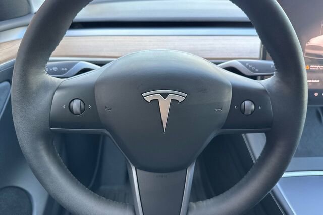 Used 2024 Tesla Model Y Long Range AWD/4WD image 20