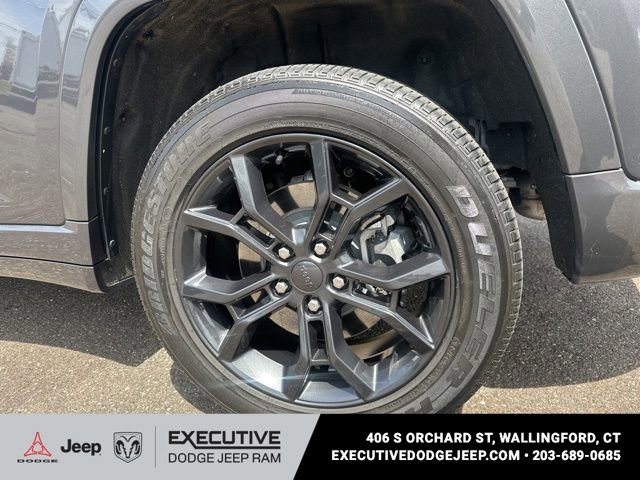 Used 2023 Jeep Grand Cherokee 30th Anniversary AWD/4WD image 15