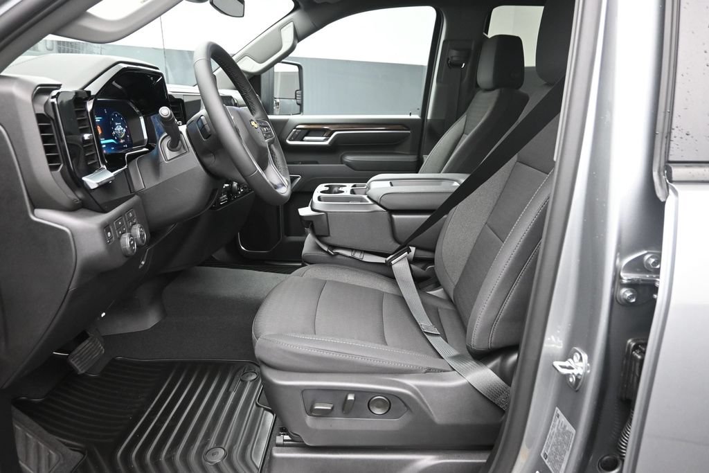New 2026 Chevrolet Silverado 2500 LT w/ Convenience Package AWD/4WD image 16