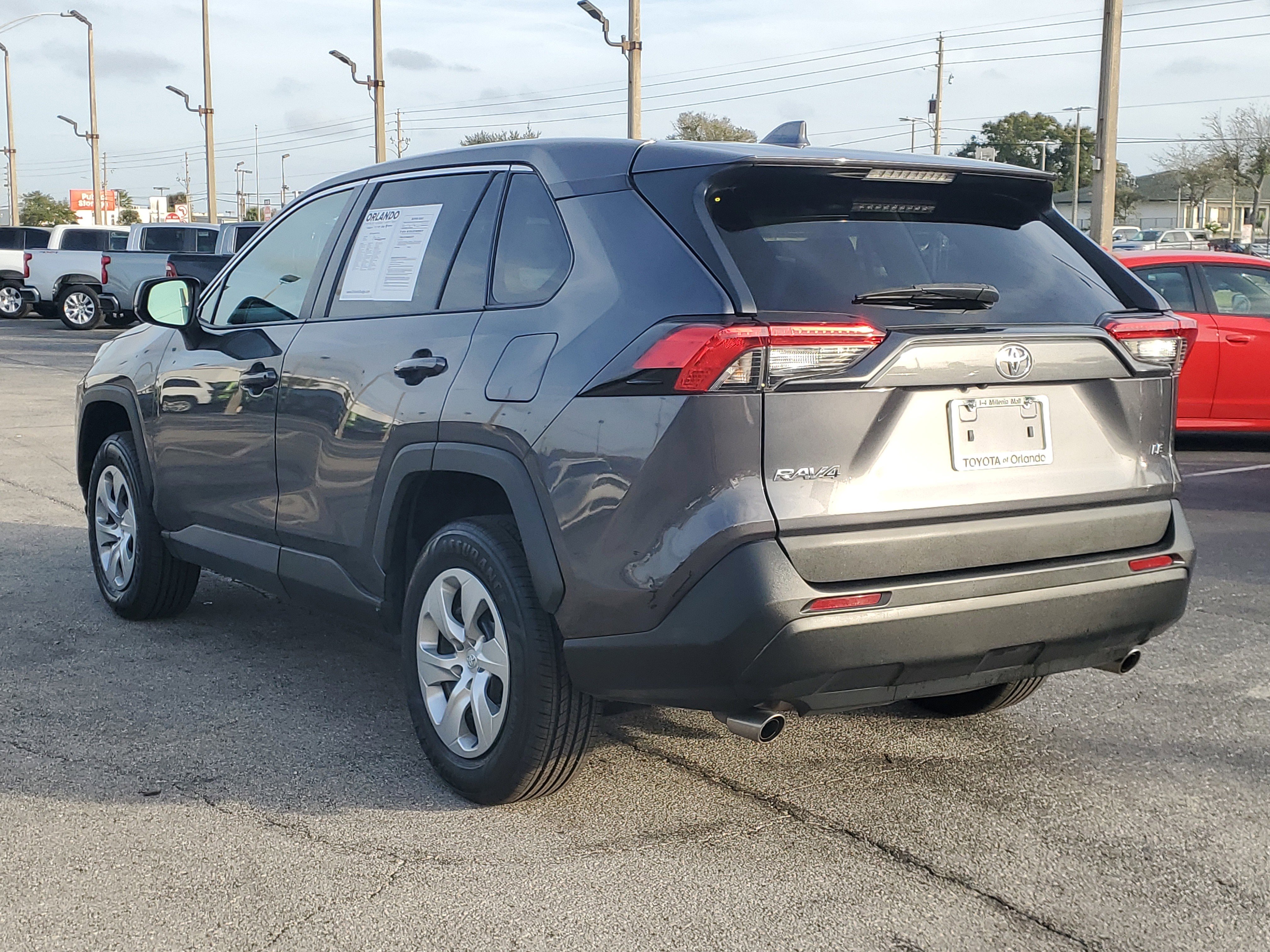 Used 2022 Toyota RAV4 LE image 5