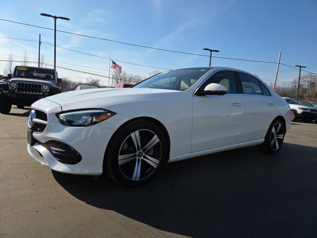 Used 2025 Mercedes-Benz C 300 4MATIC Sedan image 3