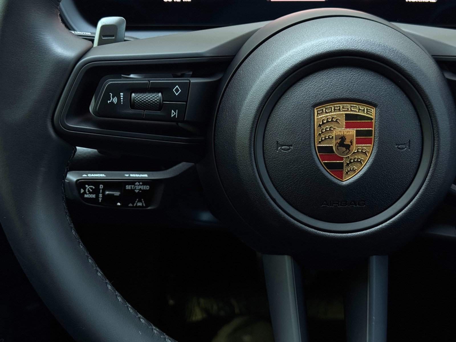 Used 2024 Porsche Cayenne S w/ Premium Package Plus image 23