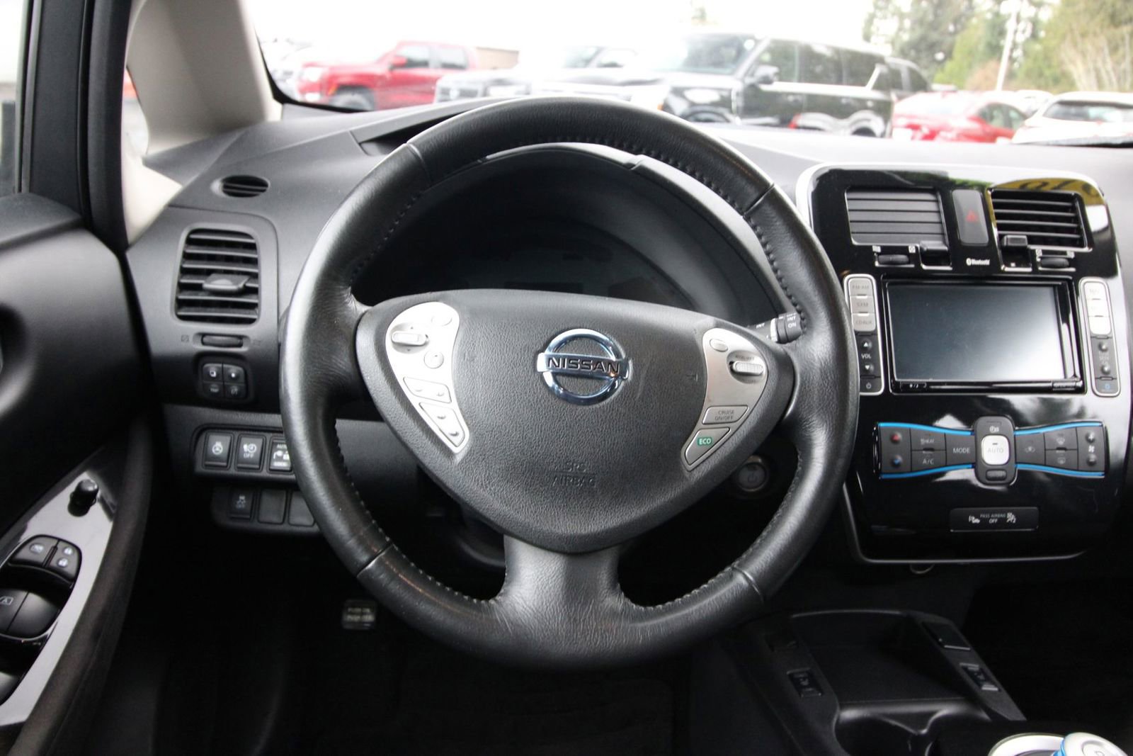 Used 2016 Nissan Leaf SV image 12