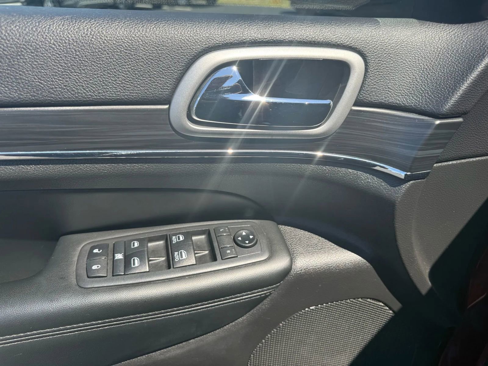 Used 2020 Jeep Grand Cherokee Limited image 11