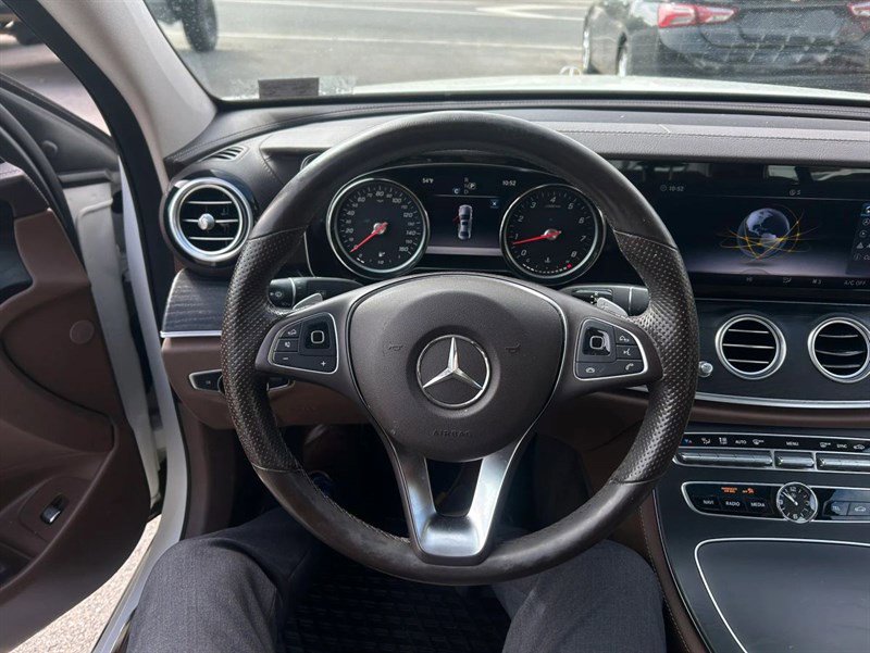 Used 2018 Mercedes-Benz E 300 4MATIC image 10