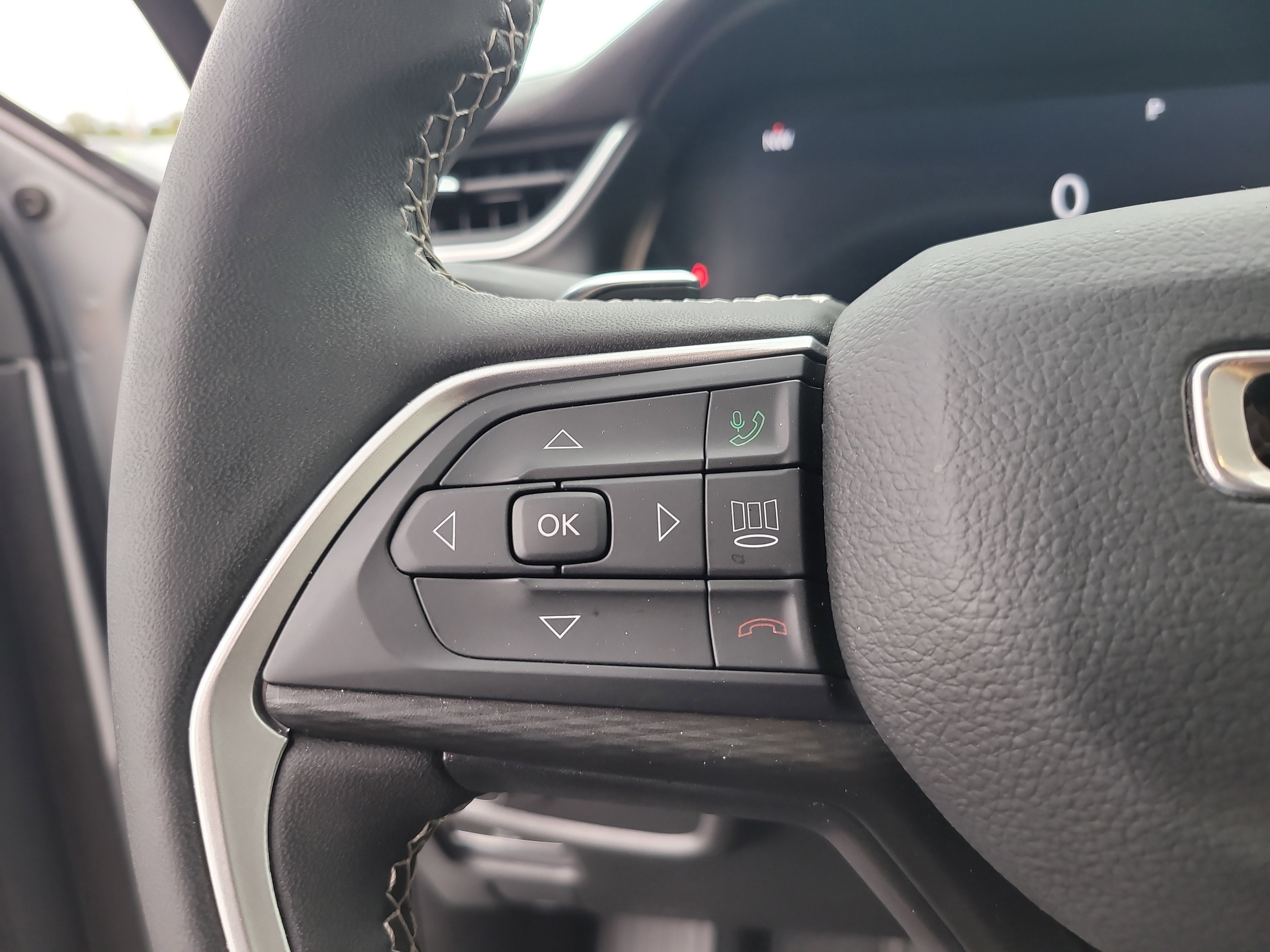 Used 2024 Jeep Grand Cherokee Laredo image 26