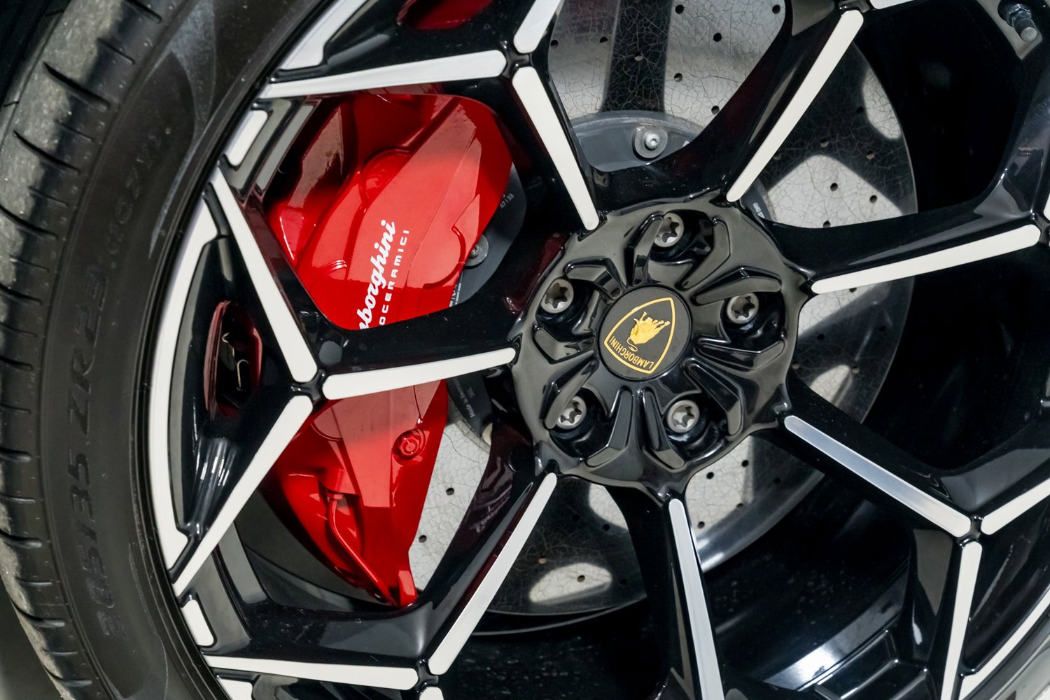 Used 2024 Lamborghini Urus Performante image 39