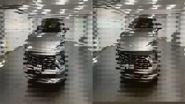 Certified 2024 Buick Envision Avenir image 3