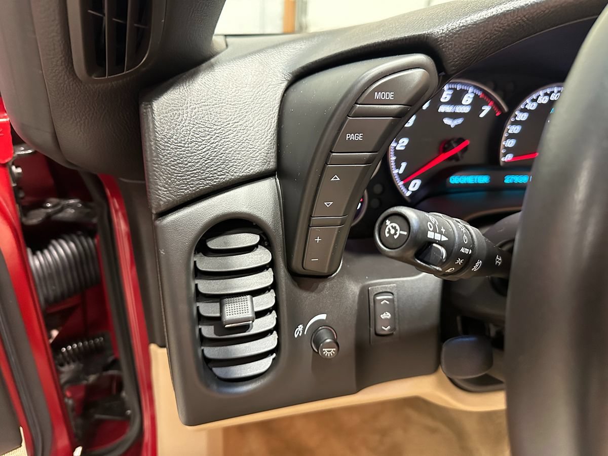 Used 2010 Chevrolet Corvette Grand Sport w/ Preferred Equipment Group RWD image 29