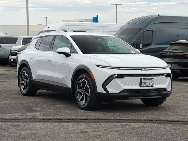 Certified 2026 Chevrolet Equinox EV LT AWD/4WD image 2