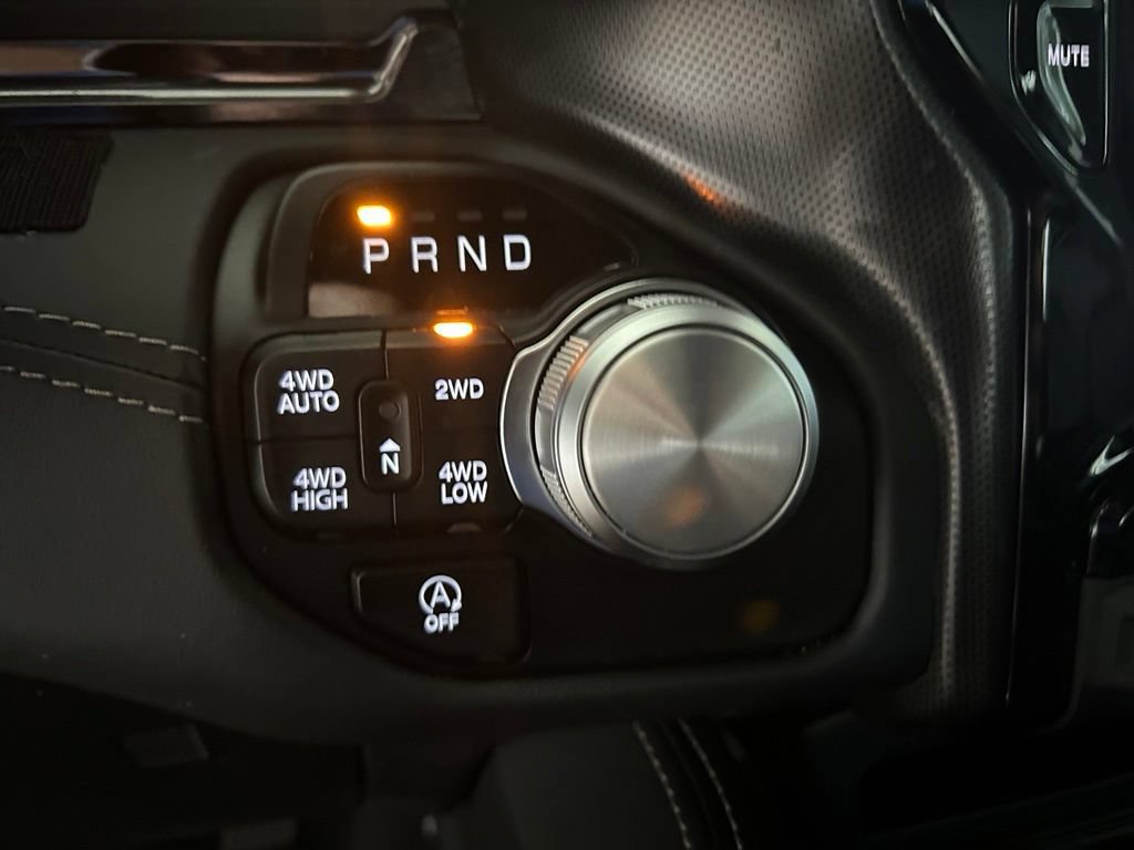 Used 2024 RAM 1500 Limited AWD/4WD image 9