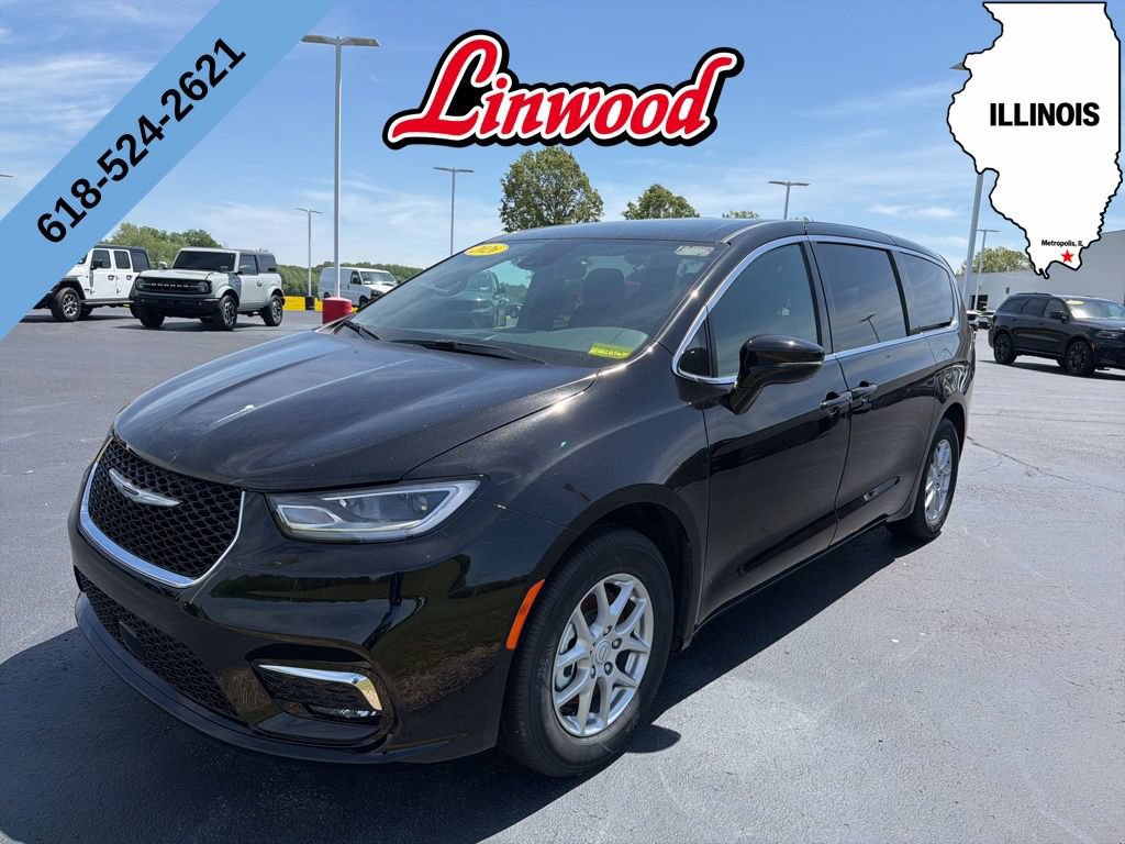 New 2026 Chrysler Pacifica Select FWD image 1