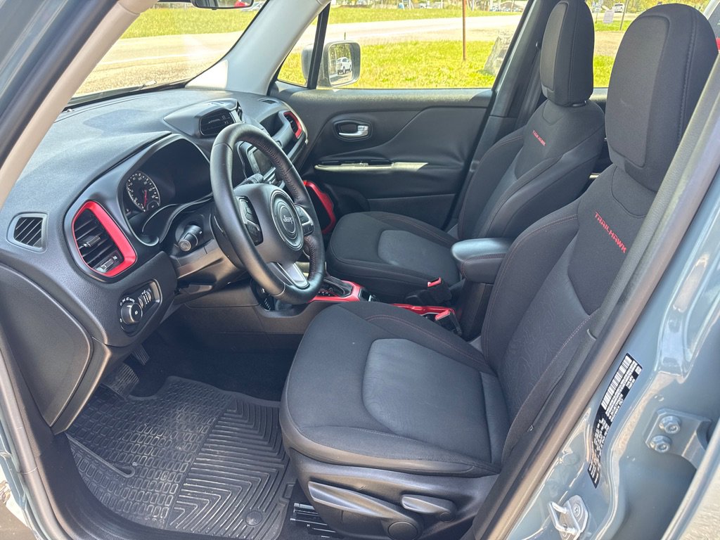 Used 2015 Jeep Renegade Trailhawk w/ Safety & Security Group I image 26